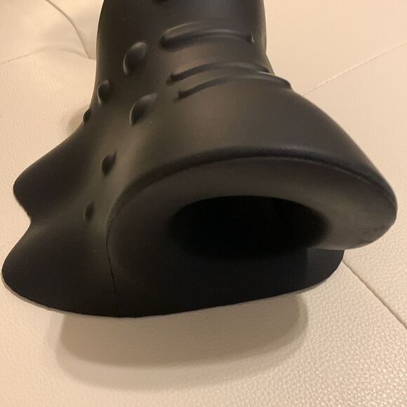 Neck Cloud Cervical Traction Device - Black - Picture 5 of 5